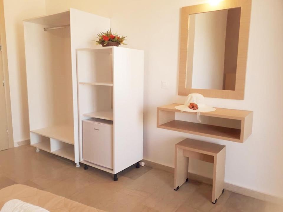 Lefkimi Hotel Kávos Екстериор снимка