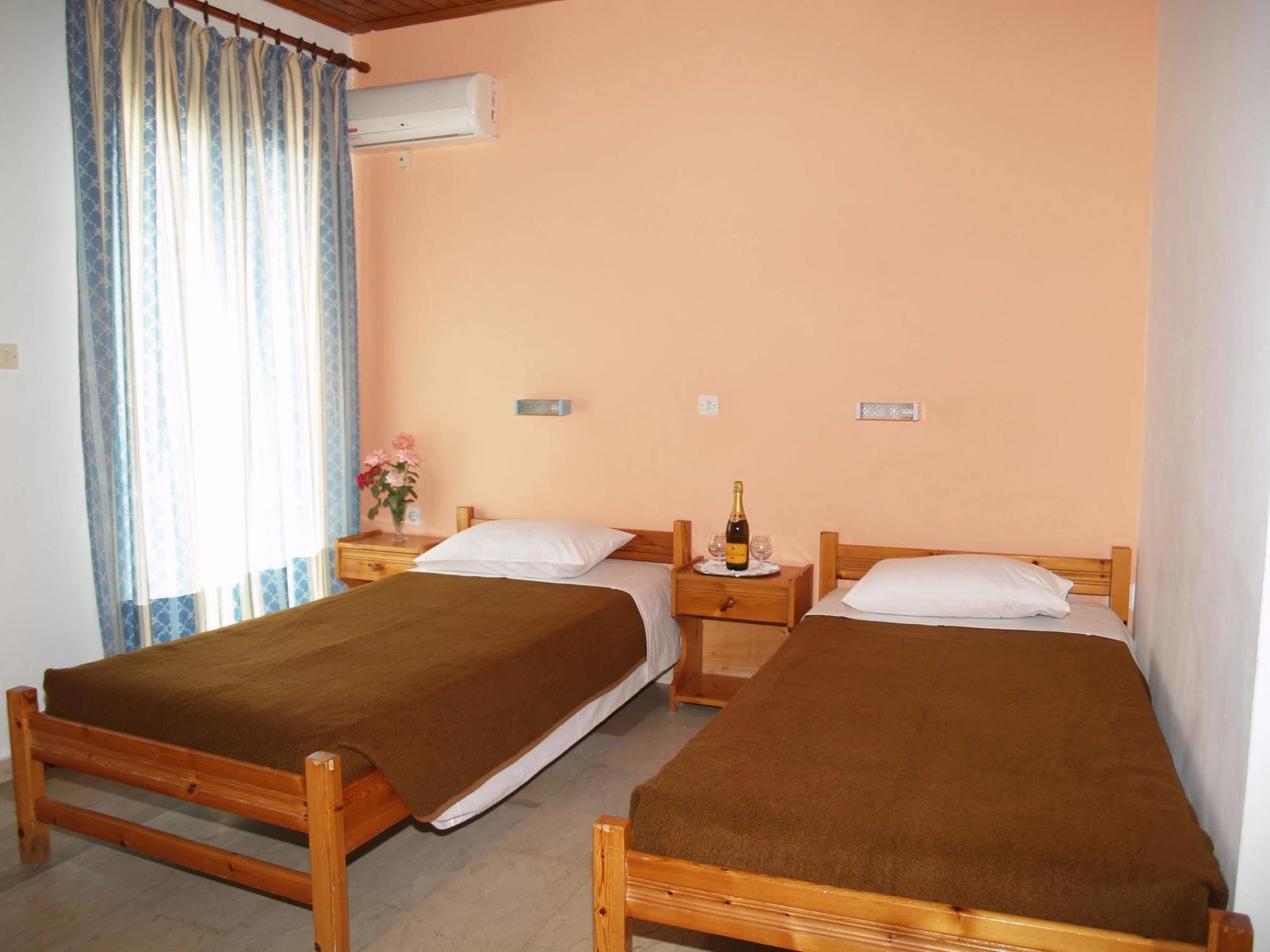 Lefkimi Hotel Kávos Екстериор снимка